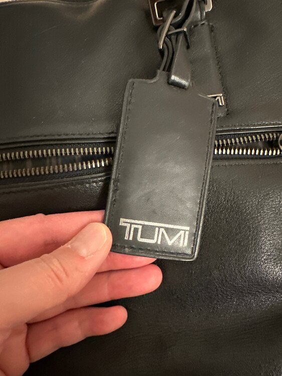 トゥミ　ビジネスバッグ（ブランドバッグ）の商品画像 - 査定依頼日：2025年3月9日 - 最高査定価格：5,500円