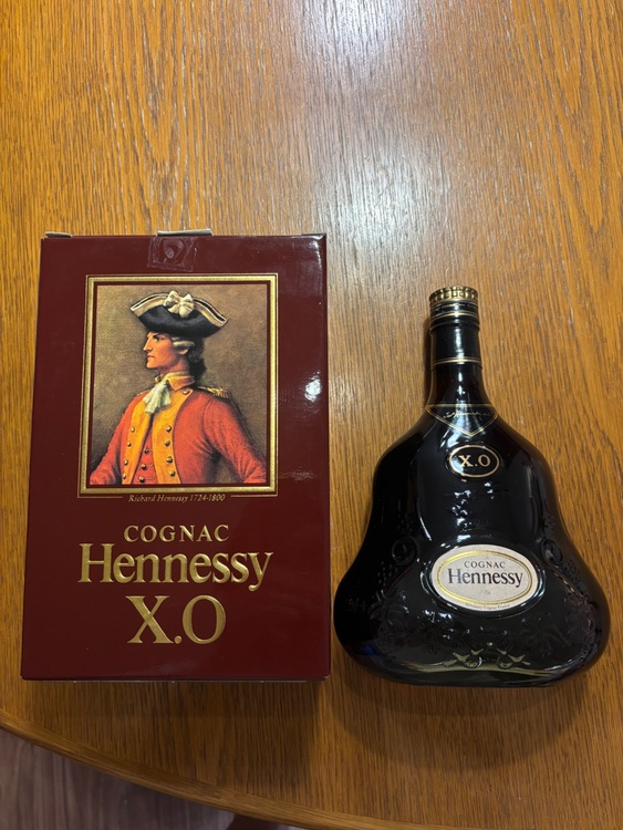 Hennessy X.O 金キャップグリーンボトル（お酒）の商品画像 - 査定依頼日：2026年8月24日 - 最高査定価格：20,000円