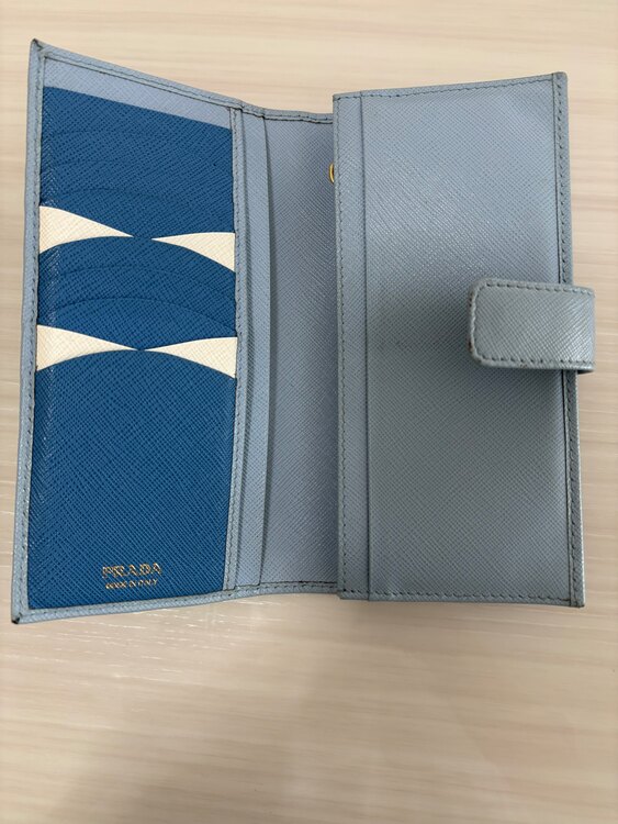 プラダ  （ブランドバッグ）の商品画像 - 査定依頼日：2025年4月30日 - 最高査定価格：15,000円