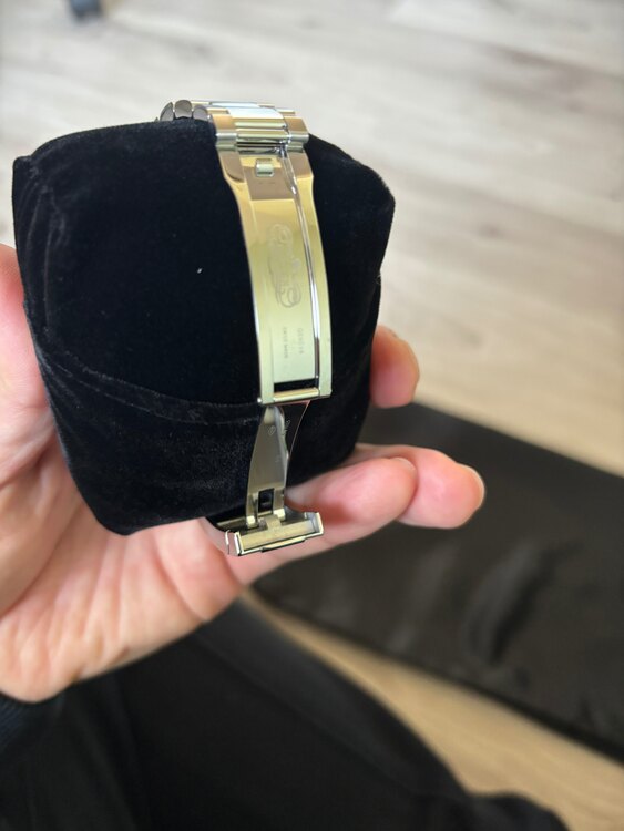 126334 デイトジャスト41（高級時計）の商品画像 - 査定依頼日：2025年1月18日 - 最高査定価格：1,900,000円