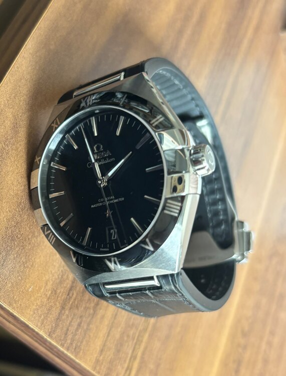 オメガ コンステーション 131.33.41.21.01.001（高級時計）の商品画像 - 査定依頼日：2025年4月5日 - 最高査定価格：500,000円