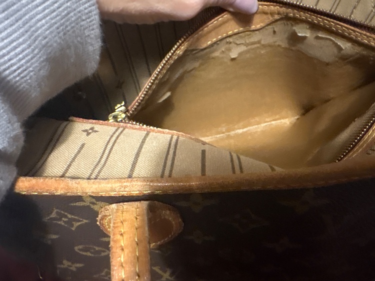 ルイヴィトン ネヴァーフルGM（ブランドバッグ）の商品画像 - 査定依頼日：2025年12月18日 - 最高査定価格：100,000円