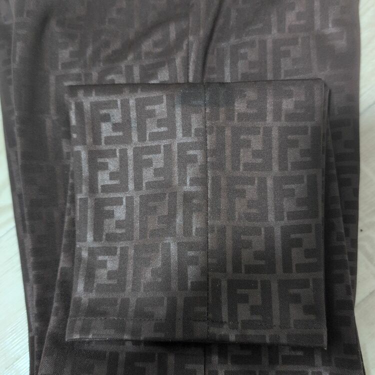 FENDIレディースパンツ総柄（古着・ファッション）の商品画像 - 査定依頼日：2025年10月1日 - 最高査定価格：100,000円