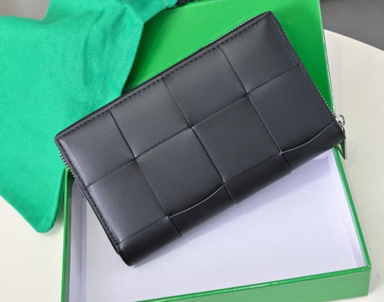 ボッテガ・ヴェネタ  （ブランドバッグ）の商品画像 - 査定依頼日：2025年7月13日 - 最高査定価格：50,000円