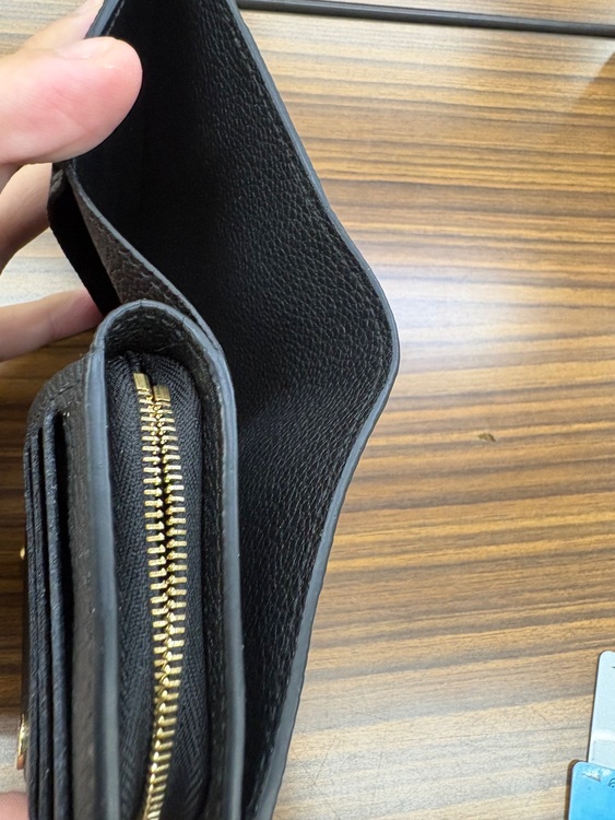 ポルトフォイユ・クレア（ブランド財布・小物）の商品画像 - 査定依頼日：2025年10月31日 - 最高査定価格：50,000円