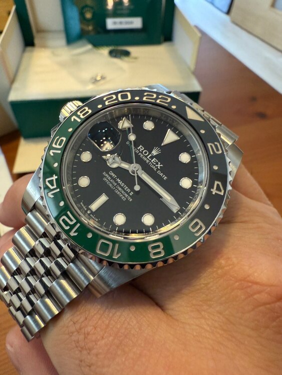 126720VTNR（高級時計）の商品画像 - 査定依頼日：2025年4月8日 - 最高査定価格：2,400,000円