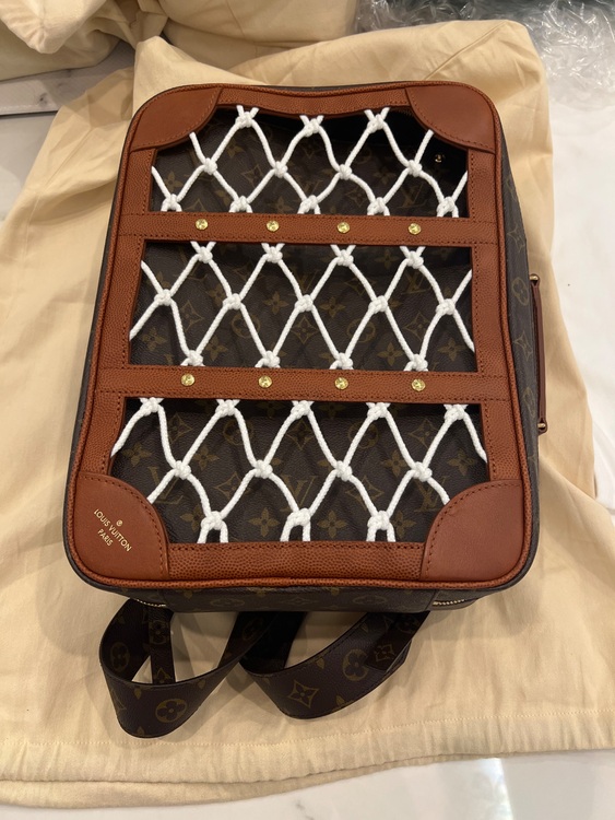 ヴィトン　NBAリュック（ブランドバッグ）の商品画像 - 査定依頼日：2025年7月11日 - 最高査定価格：250,000円