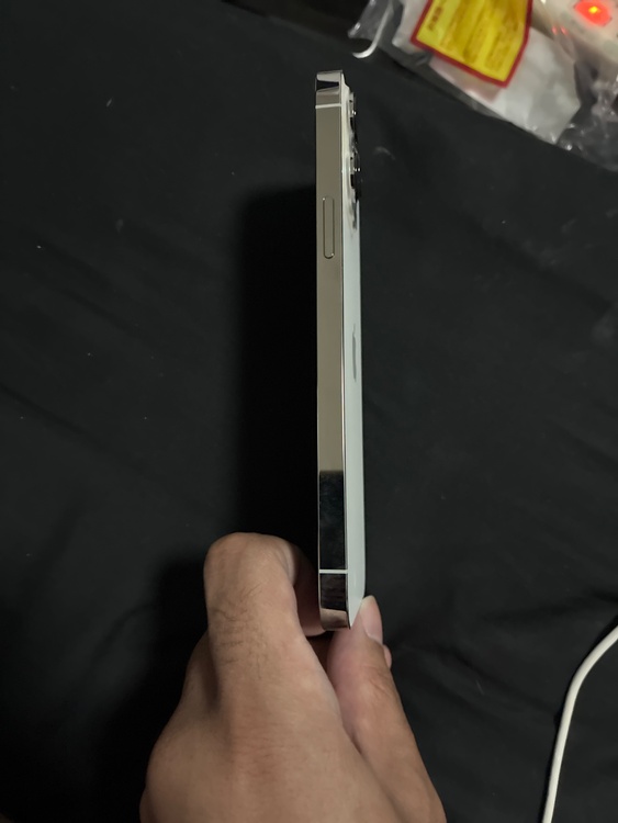 iPhone 13 Pro Max 128GB docomo（スマホ）の商品画像 - 査定依頼日：2026年5月10日 - 最高査定価格：60,000円