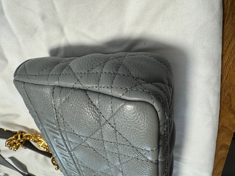 カナージュカロスモール　グレー（ブランドバッグ）の商品画像 - 査定依頼日：2025年7月26日 - 最高査定価格：220,000円