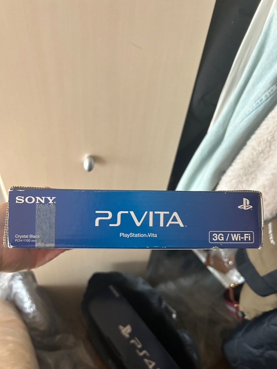 プレステ　VITA（ゲーム機本体・ゲームソフト）の商品画像 - 査定依頼日：2025年6月8日 - 最高査定価格：7,500円