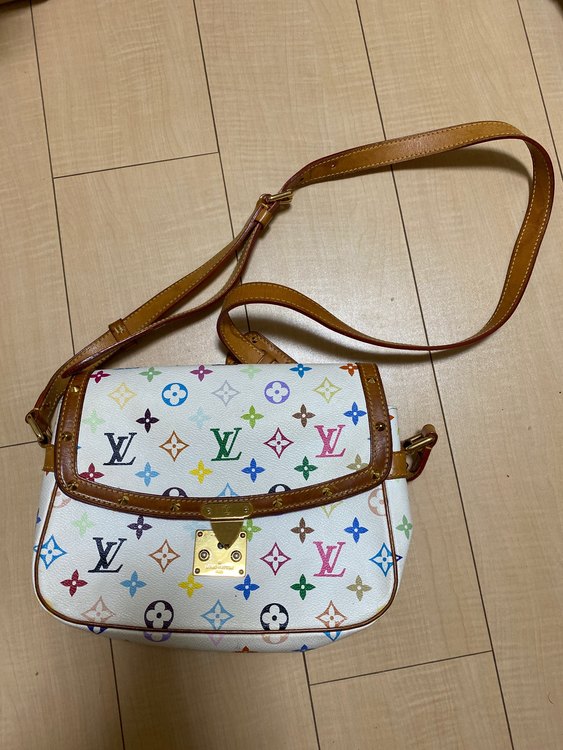 ルイヴィトン マルチカラー （ブランドバッグ）の商品画像 - 査定依頼日：2023年5月22日 - 最高査定価格：55,000円