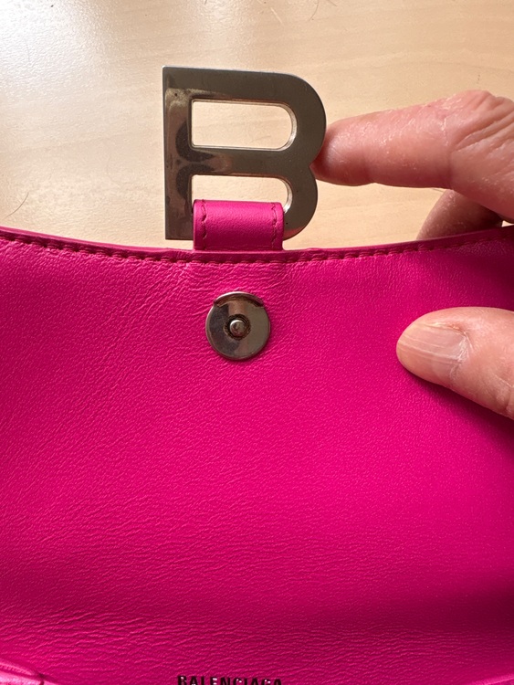 バレンシアガ  （ブランドバッグ）の商品画像 - 査定依頼日：2025年9月23日 - 最高査定価格：115,000円