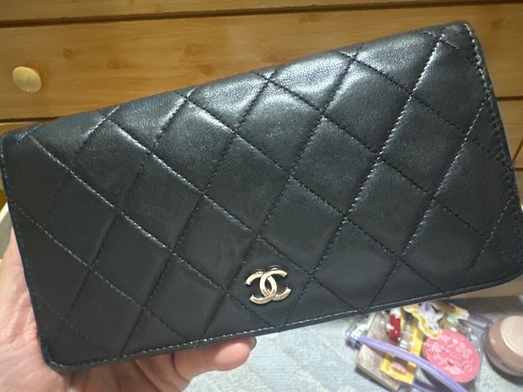 CHANEL 黒レザー長財布 マトラッセ（ブランド財布・小物）の商品画像 - 査定依頼日：2025年12月16日 - 最高査定価格：10,000円