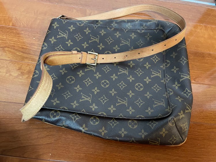 ミュゼット　M51256（ブランドバッグ）の商品画像 - 査定依頼日：2022年9月22日 - 最高査定価格：35,000円