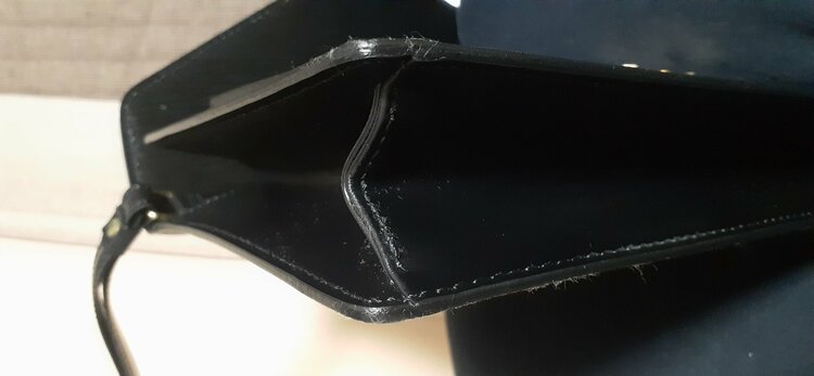 エピライン　黒（ブランドバッグ）の商品画像 - 査定依頼日：2025年12月28日 - 最高査定価格：20,000円