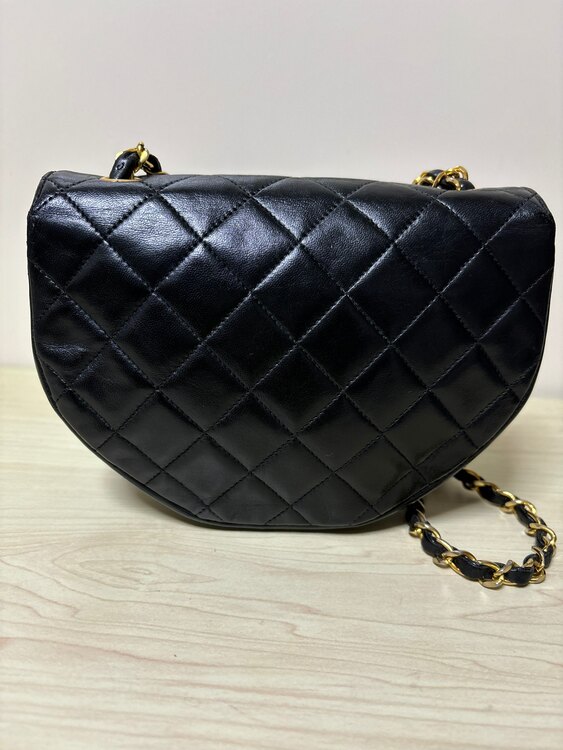 マトラッセチェーンポシェット（ブランドバッグ）の商品画像 - 査定依頼日：2025年1月28日 - 最高査定価格：110,000円