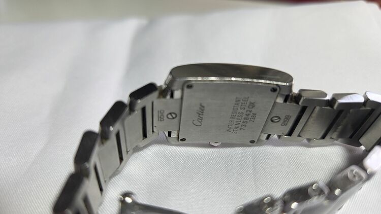 カルティエ タンク 735842QX（高級時計）の商品画像 - 査定依頼日：2025年10月23日 - 最高査定価格：3,500,000円