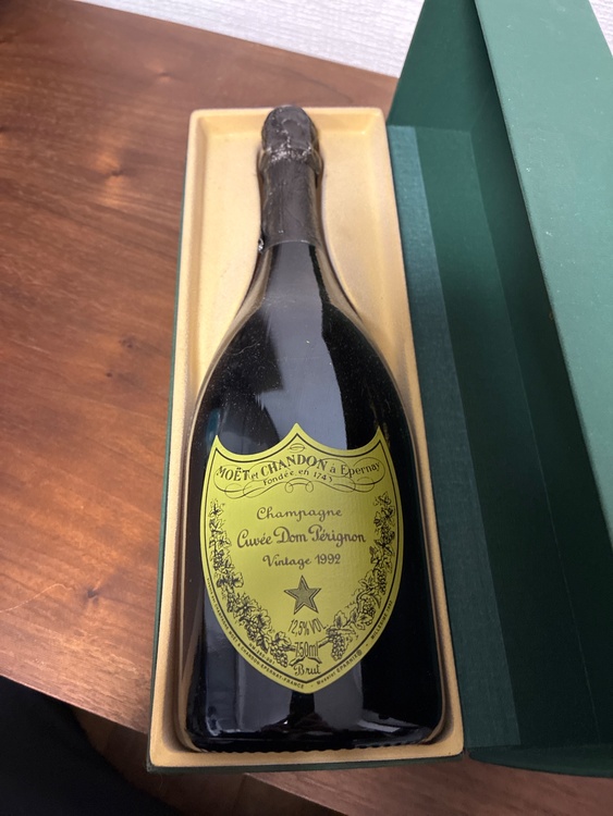 シャンパン ドン・ペリニヨン （お酒）の商品画像 - 査定依頼日：2026年3月26日 - 最高査定価格：24,000円
