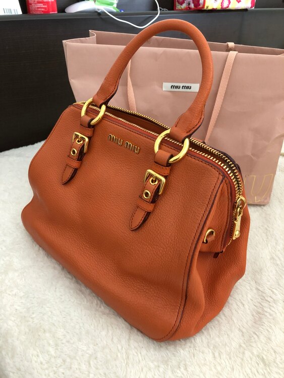 ミュウミュウ  （ブランドバッグ）の商品画像 - 査定依頼日：2025年3月9日 - 最高査定価格：35,000円