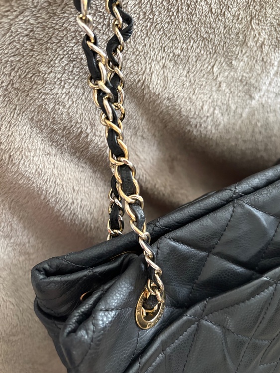 シャネル キャビアスキン マトラッセ GST（ブランドバッグ）の商品画像 - 査定依頼日：2026年4月28日 - 最高査定価格：225,000円