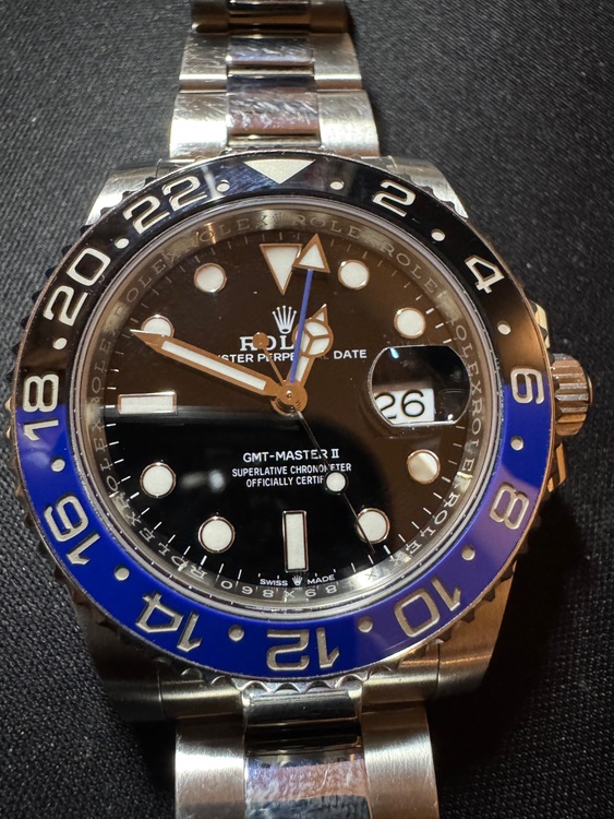 ロレックス GMTマスター 126710BLNR（高級時計）の商品画像 - 査定依頼日：2025年10月26日 - 最高査定価格：2,580,000円