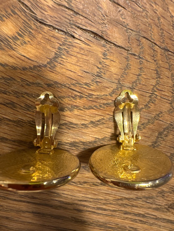 イヤリング（古着・ファッション）の商品画像 - 査定依頼日：2025年11月17日 - 最高査定価格：1,000円