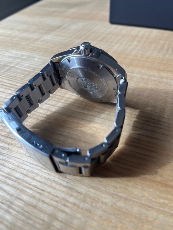 タグホイヤー アクアレーサー WBD111（高級時計）の商品画像 - 査定依頼日：2025年11月9日 - 最高査定価格：138,000円