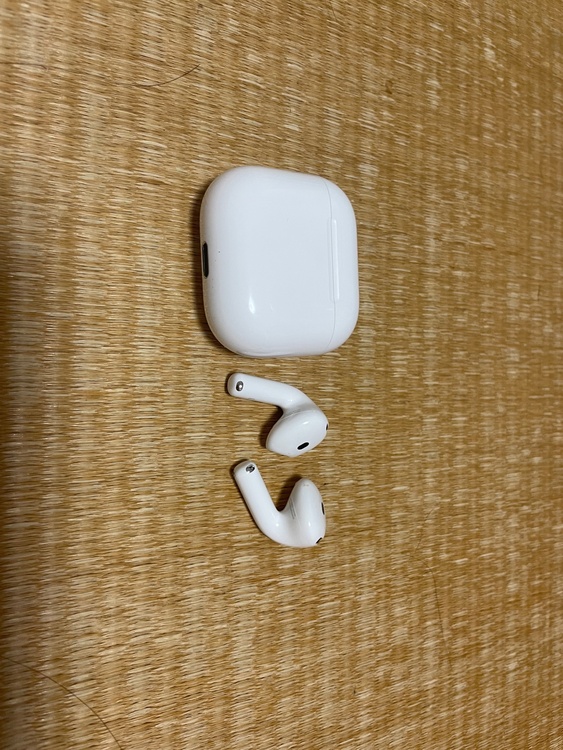 AirPods4（オーディオ・スピーカー）の商品画像 - 査定依頼日：2026年9月27日 - 最高査定価格：6,500円