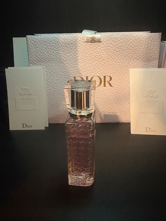 ディオール  （ブランドバッグ）の商品画像 - 査定依頼日：2025年9月27日 - 最高査定価格：1,500円