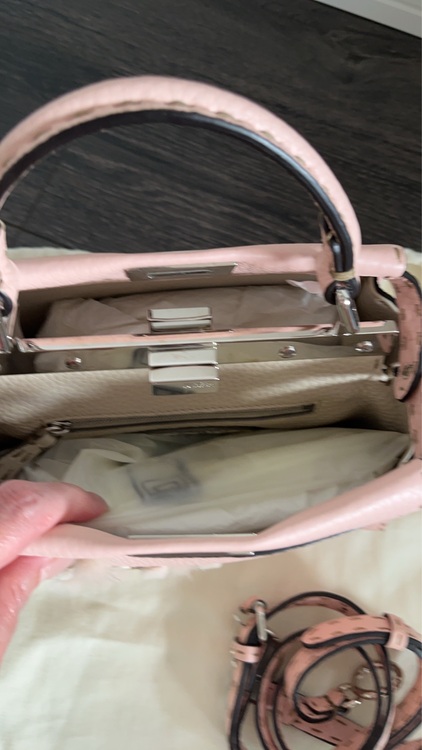 ピーカブーミニ（ブランドバッグ）の商品画像 - 査定依頼日：2025年11月24日 - 最高査定価格：250,000円