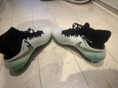 その他 その他 - ブランド: Nike - 色: ホワイト - モデル名: Magista - 特徴: ハイカットデザイン - ソールタイプ: FG（ファームグラウンド）（高級時計）の商品画像 - 査定依頼日：2025年12月22日 - 最高査定価格：100,000円