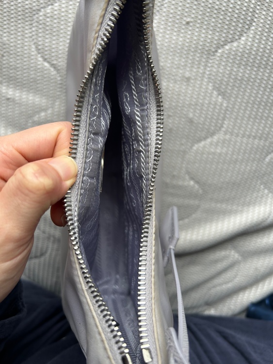 プラダ  （ブランドバッグ）の商品画像 - 査定依頼日：2026年1月6日 - 最高査定価格：130,000円