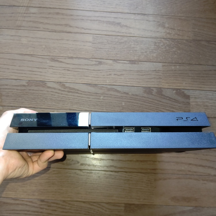 プレイステーション4本体 First Limited Pack(HDD 500G（ゲーム機本体・ゲームソフト）の商品画像 - 査定依頼日：2021年7月31日 - 最高査定価格：7,000円