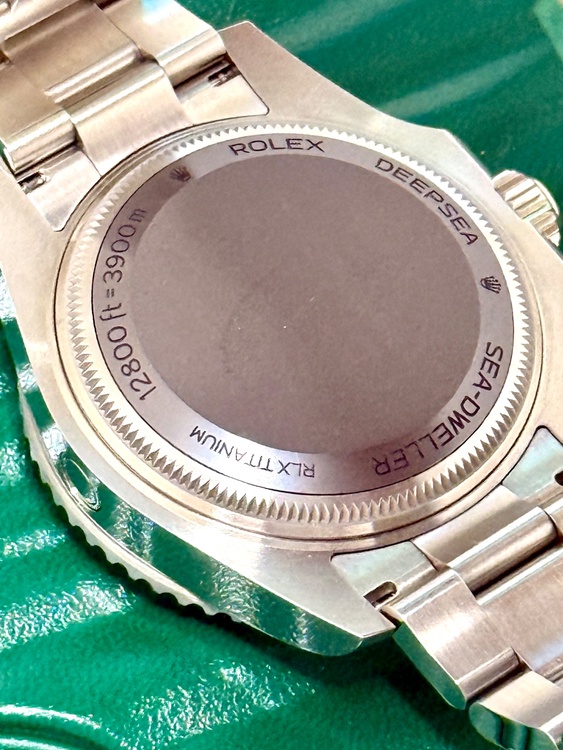 ロレックス シードゥエラー 136660（高級時計）の商品画像 - 査定依頼日：2026年3月14日 - 最高査定価格：2,280,000円