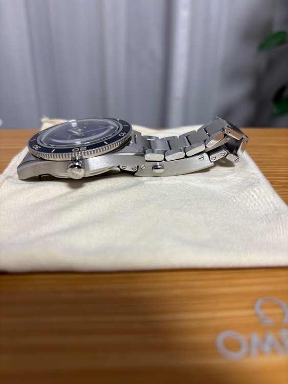 シーマスター300マスタークロノメーター234.30.41.21.03.001（高級時計）の商品画像 - 査定依頼日：2025年8月3日 - 最高査定価格：620,000円