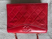 赤　チェーンショルダー（ブランドバッグ）の商品画像 - 査定依頼日：2026年2月15日 - 最高査定価格：105,000円