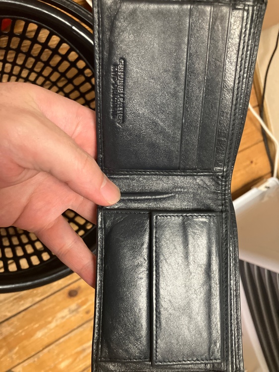 ya772 2003 c-3　黒 genuine leather（ブランド財布・小物）の商品画像 - 査定依頼日：2026年1月28日 - 最高査定価格：100円