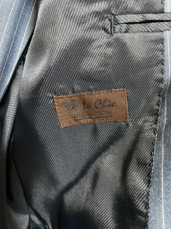 ビジネススーツ（古着・ファッション）の商品画像 - 査定依頼日：2025年10月19日 - 最高査定価格：1,500円