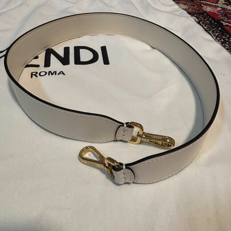 フェンディ  （ブランドバッグ）の商品画像 - 査定依頼日：2025年9月23日 - 最高査定価格：150,000円