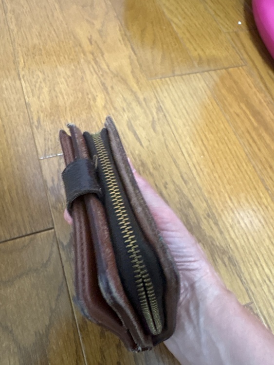モノグラム（ブランド財布・小物）の商品画像 - 査定依頼日：2026年8月3日 - 最高査定価格：1,000円