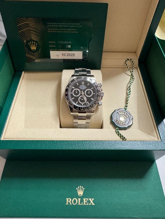 ロレックス デイトナ 126500（高級時計）の商品画像 - 査定依頼日：2025年11月2日 - 最高査定価格：4,600,000円