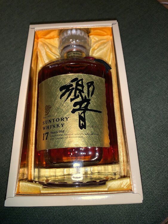ウイスキー サントリー響 （お酒）の商品画像 - 査定依頼日：2025年1月13日 - 最高査定価格：58,000円