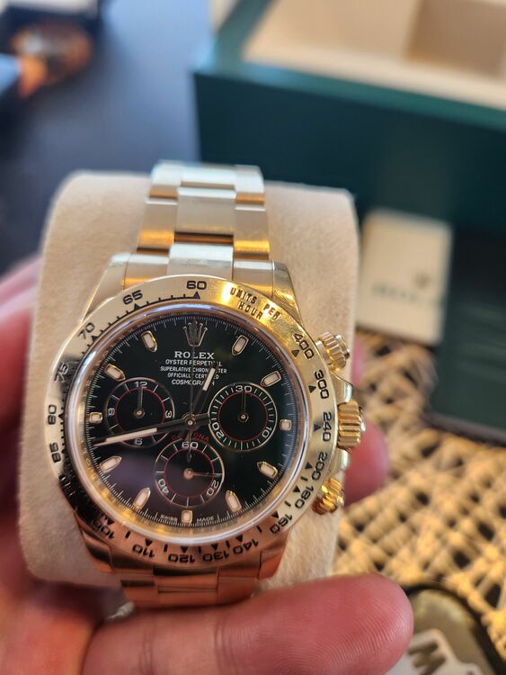 ロレックス デイトナ 116505（高級時計）の商品画像 - 査定依頼日：2025年10月7日 - 最高査定価格：10,000,000円