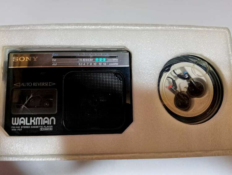 ソニーウォークマンWM-F57（オーディオ・スピーカー）の商品画像 - 査定依頼日：2025年4月13日 - 最高査定価格：5,000円