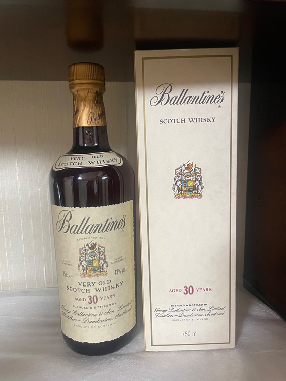Ballantine's  AGED30YEARS（お酒）の商品画像 - 査定依頼日：2026年4月14日 - 最高査定価格：23,300円