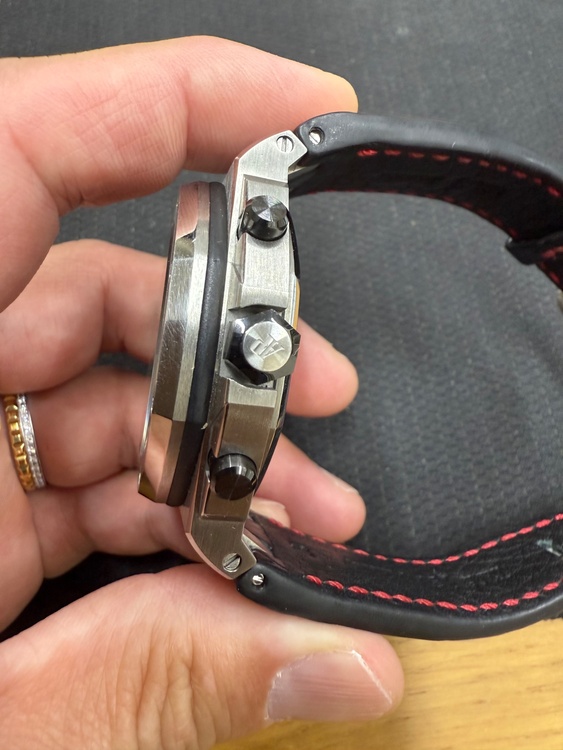 オーデマピゲ ロイヤルオークオフショア 26470ST.OO.A101CR.0（高級時計）の商品画像 - 査定依頼日：2026年5月15日 - 最高査定価格：3,030,000円