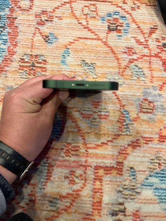 iPhone13（スマホ）の商品画像 - 査定依頼日：2026年3月8日 - 最高査定価格：20,000円