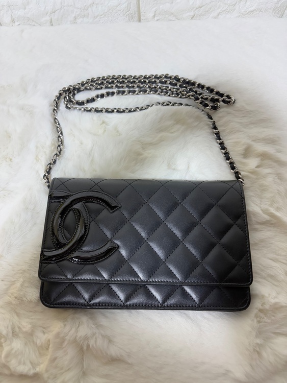 チェーンウォレット（ブランドバッグ）の商品画像 - 査定依頼日：2025年9月23日 - 最高査定価格：350,000円