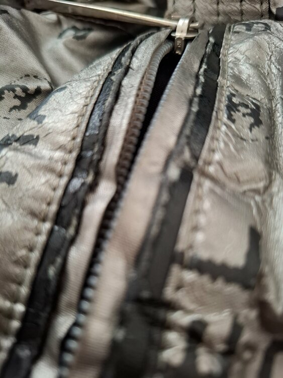 アンリミテッド（ブランドバッグ）の商品画像 - 査定依頼日：2026年2月8日 - 最高査定価格：20,000円