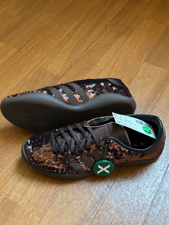 adidas karintha Wales Bonner（古着・ファッション）の商品画像 - 査定依頼日：2026年2月27日 - 最高査定価格：100,000円